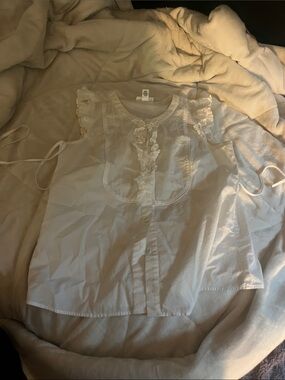 Anne Taylor LOFT White Ruffle-Front' Sleeveless Blouse with synch tie